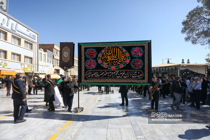 دسته عزاداری خادمین حرم حضرت معصومه(س) در سالروز شهادت امام رضا(ع)