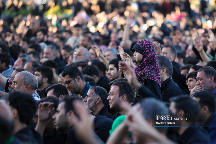 مراسم سنتی چهارپایه خوانی در حرم رضوی