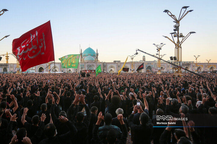 مراسم سنتی چهارپایه خوانی در حرم رضوی