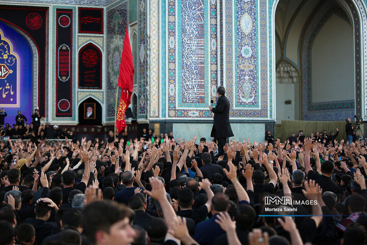 مراسم سنتی چهارپایه خوانی در حرم رضوی