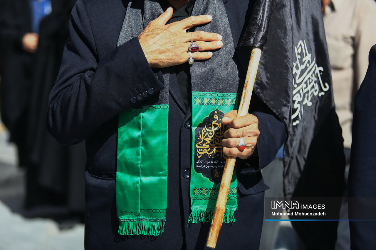 شبی که قم رنگ غم امام رضا میگیرد