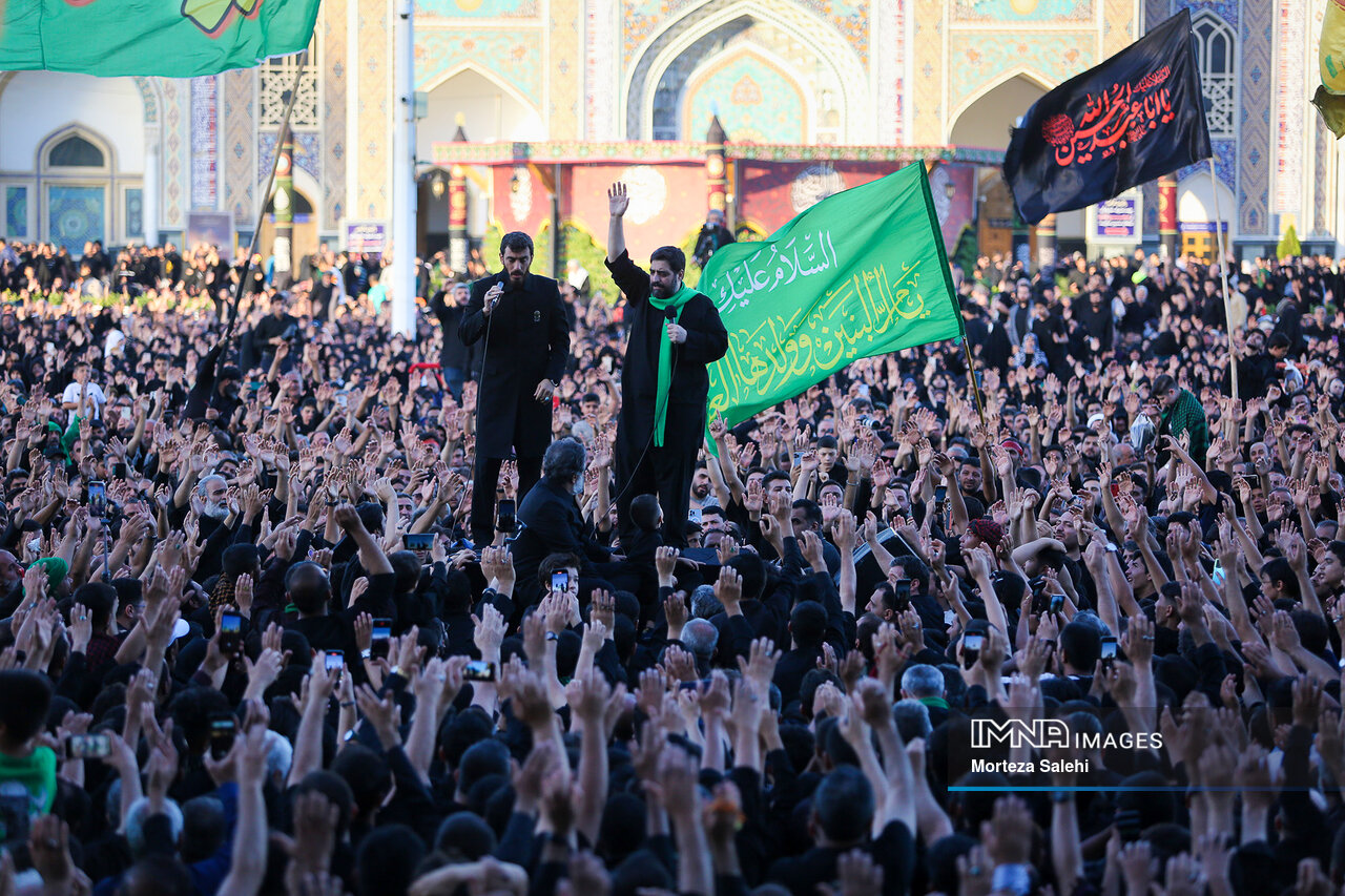 مراسم سنتی چهارپایه خوانی در حرم امام رضا(ع)