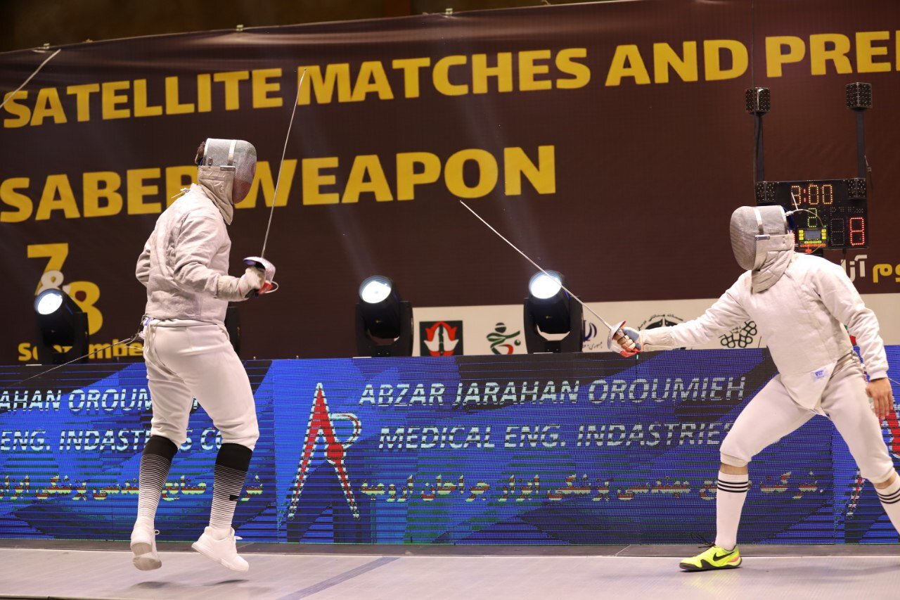 قهرمانی ورزشکار ترکیهای در مسابقات بینالمللی شمشیربازی ستلایت ارومیه+ تصاویر