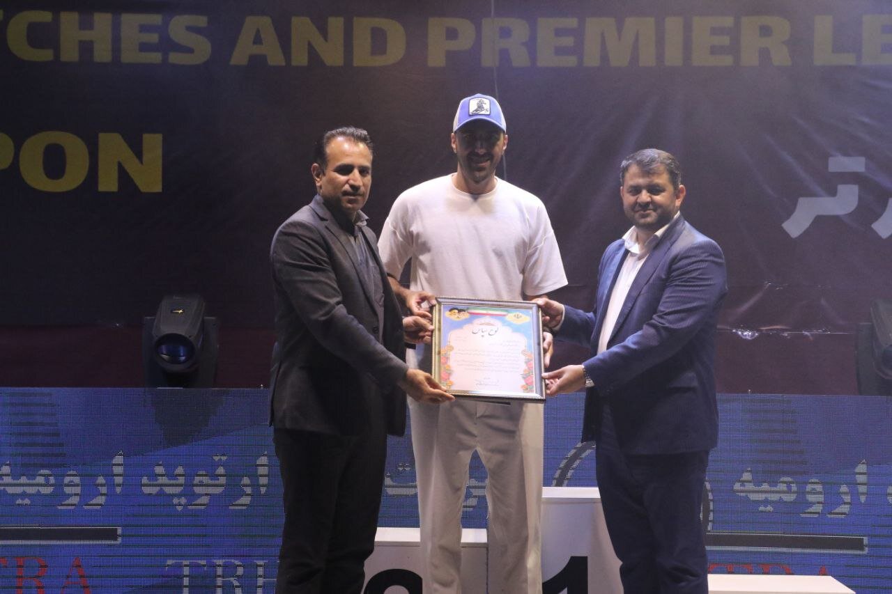 قهرمانی ورزشکار ترکیهای در مسابقات بینالمللی شمشیربازی ستلایت ارومیه+ تصاویر