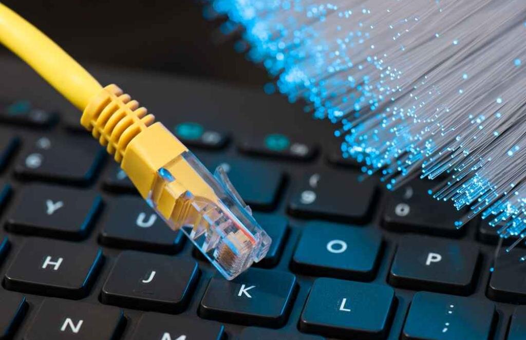 «فیبر نوری» شاهراهی به آینده ارتباطات شهری