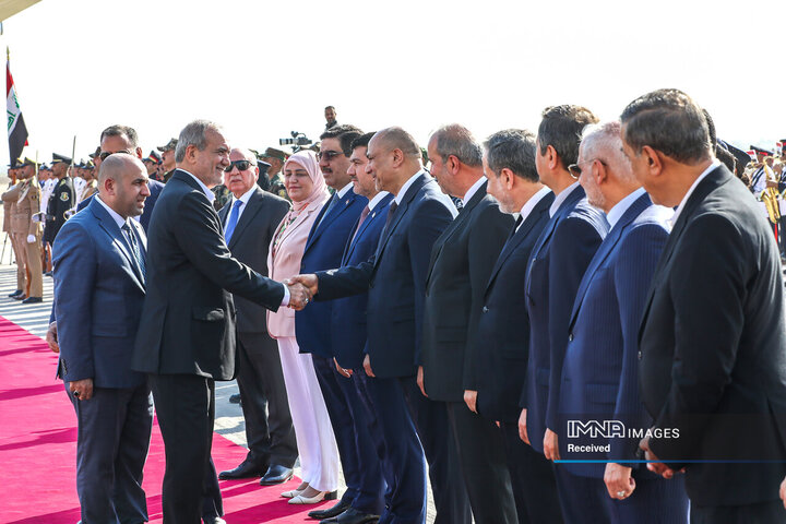 ورود رئیس جمهور به بغداد و استقبال رسمی