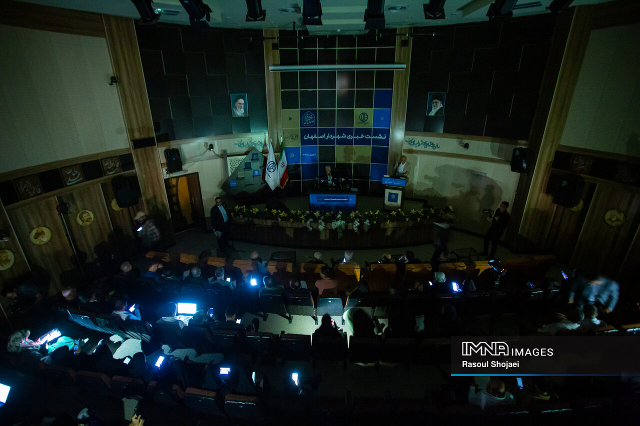 از کُریخوانی فوتبالیها تا یک هدیه ژورنالیستی