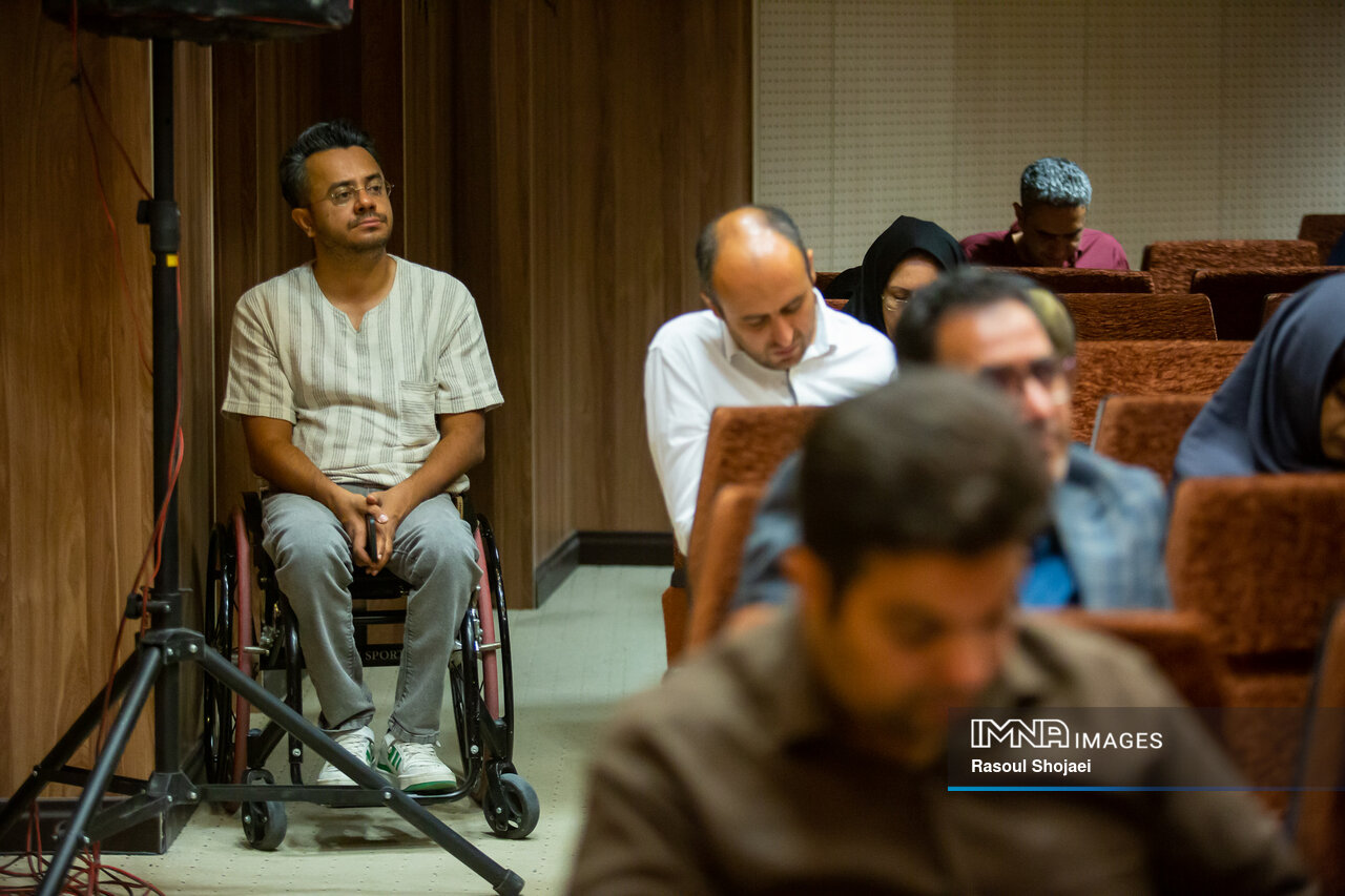 از کُریخوانی فوتبالیها تا یک هدیه ژورنالیستی