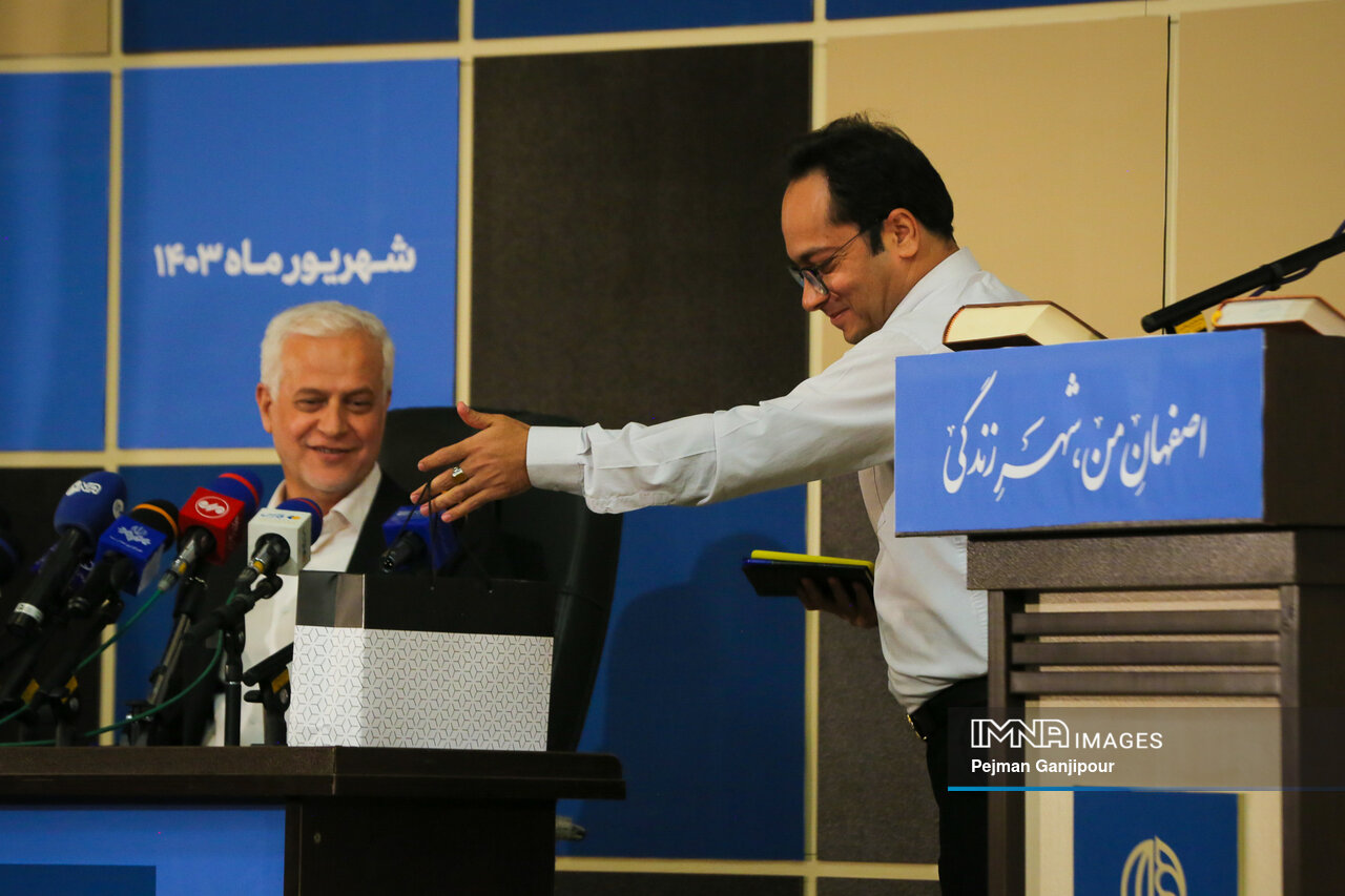 از کُریخوانی فوتبالیها تا یک هدیه ژورنالیستی