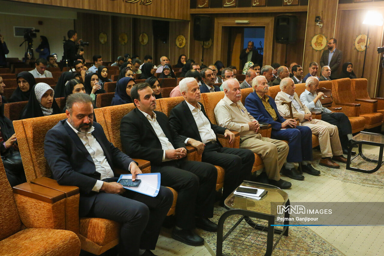 خبرنگاران از شهردار اصفهان چه پرسیدند؟