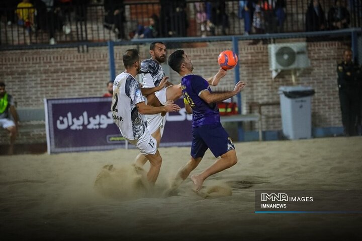 فوتبال‌ساحلی؛ مسیر سخت علاقه با جیب خالی و بدون حمایت