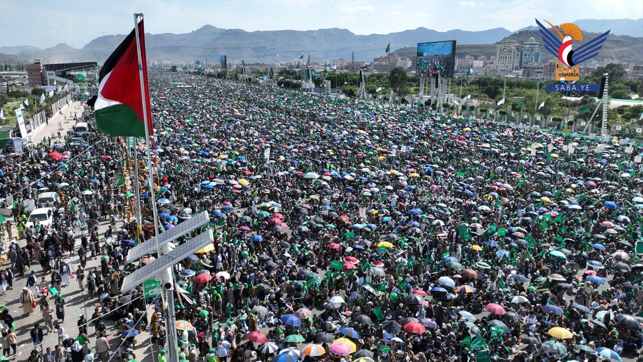 جشن متفاوت یمنیها برای ولادت پیامبر (ص) روی کشتی اسرائیلی + فیلم