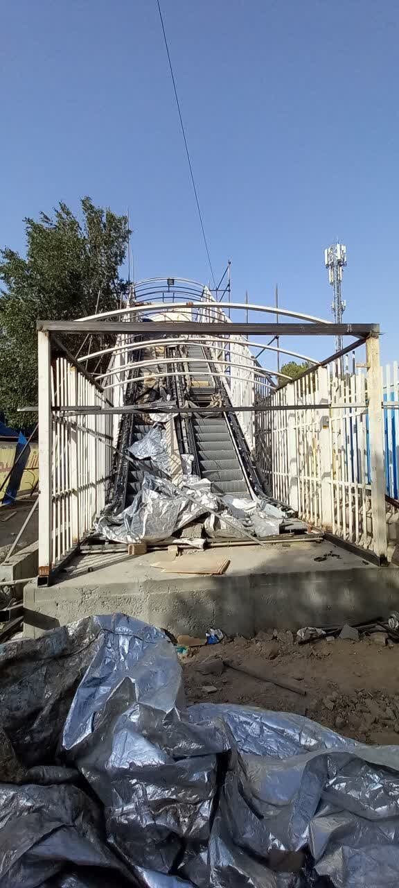 بهرهبرداری از پروژه نوسازی پله برقی پل مکانیزه میدان آزادی تا شهریور ۱۴۰۳