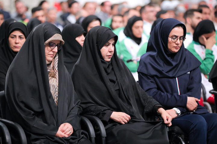 دیدار اعضای کاروان‌ اعزامی ایران به بازی‌های المپیک و پارالمپیک ۲۰۲۴ پاریس با رهبر انقلاب