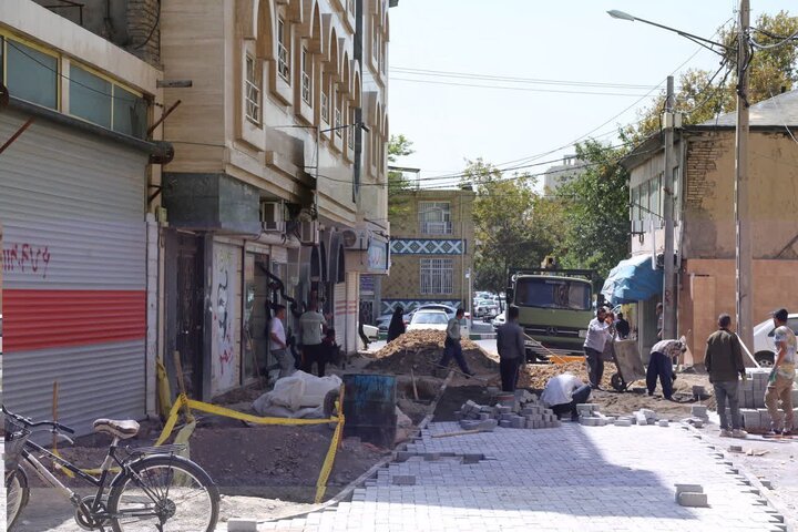 مرمت و بهسازی گذر تاریخی نوغان مشهد در حال انجام است