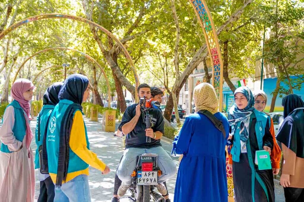 اینجا فیلمسازان حرفهای هم از نوجوانان جا میمانند