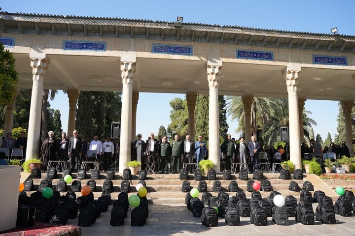 ۵۳۰۰ بسته تحصیلی بین دانش‌آموزان زنجانی توزیع شد