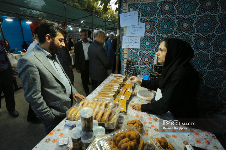 آیین افتتاح نمایشگاه مشاغل خانگی و خُرد مناطق شهرداری اصفهان