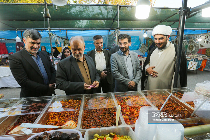 آیین افتتاح نمایشگاه مشاغل خانگی و خُرد مناطق شهرداری اصفهان