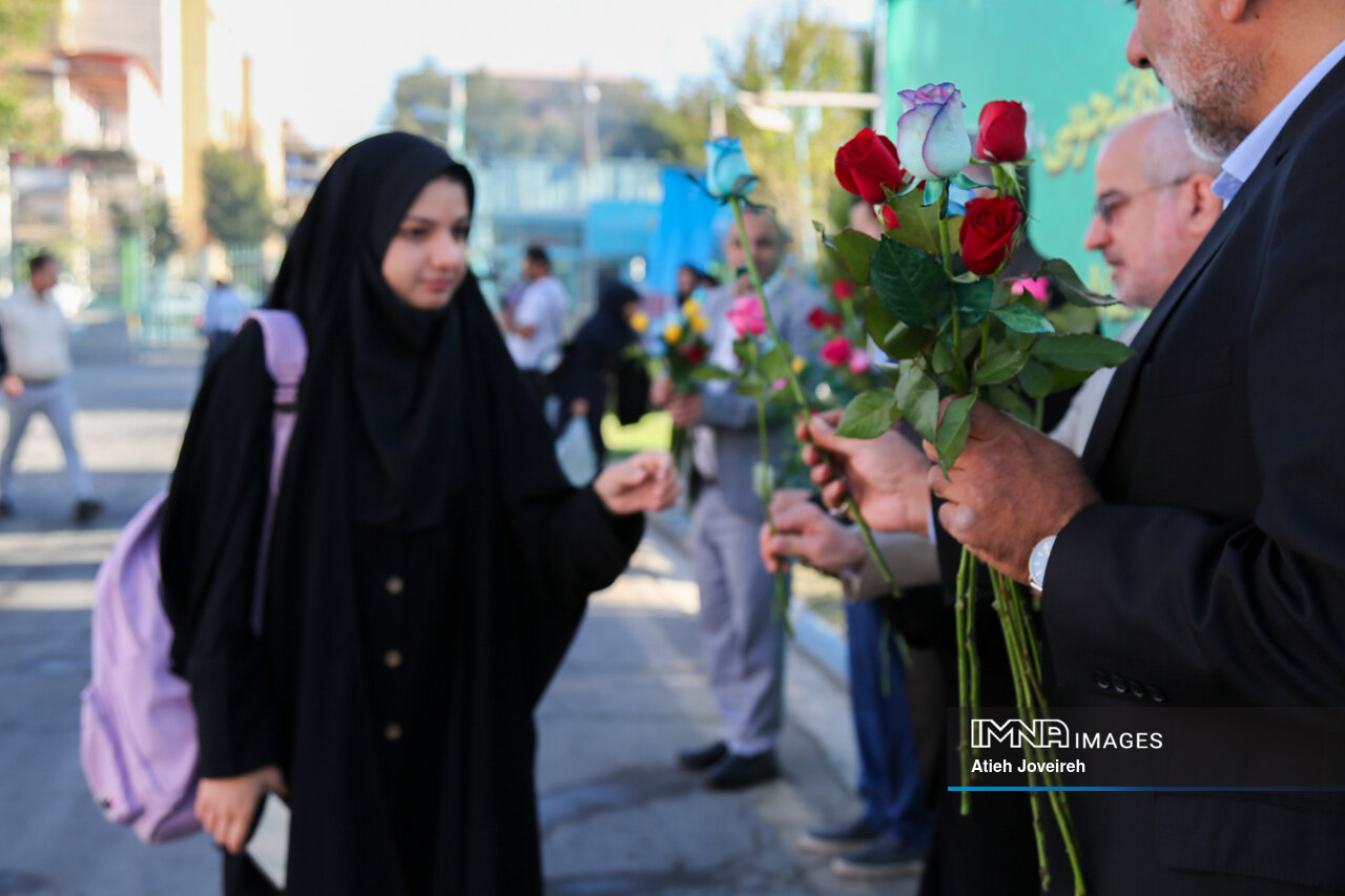 قطار سال تحصیلی جدید روی ریل قرار گرفت