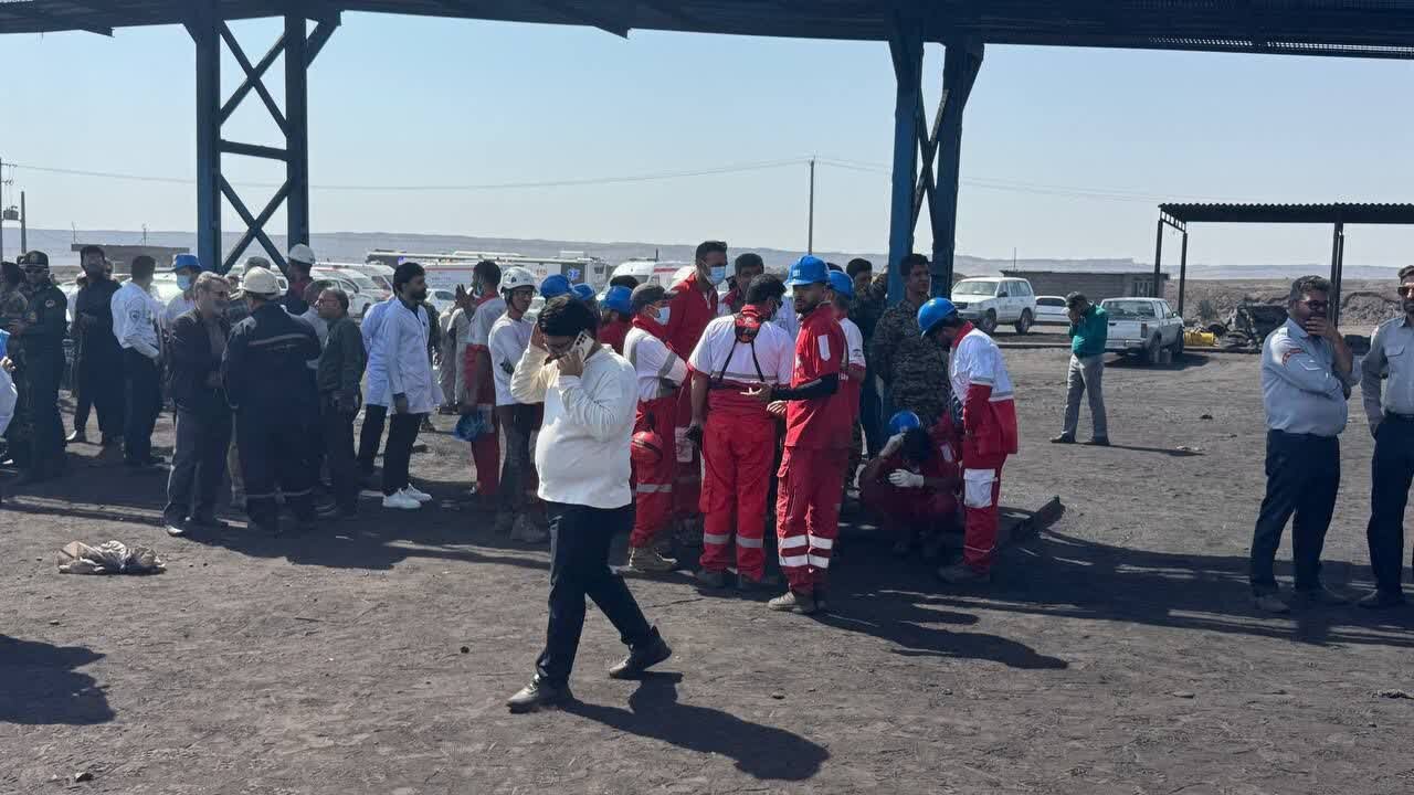 ۳۳ جانباخته در حادثه انفجار ریزش معدن زغال سنگ طبس گزارش شد/ حبس ۱۹ نفر در بلوک C + عکس