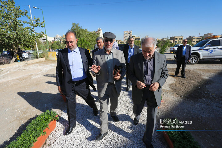 آیین کلنگ‌زنی ساختمان انتقال خون غرب اصفهان