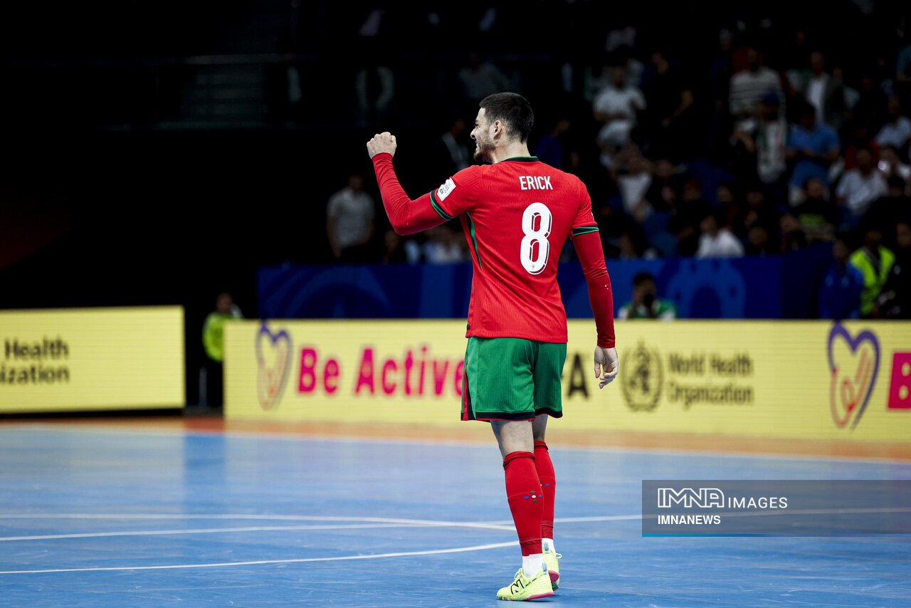 نتایج روز نهم بازیهای مرحله گروهی جامجهانی فوتسال / صدرنشینی ایران با شکست عمدی فرانسه