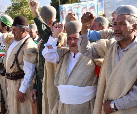 صبحگاه مشترک نیروهای نظامی و انتظامی کهگیلویه و بویراحمد به مناسبت هفته دفاع مقدس