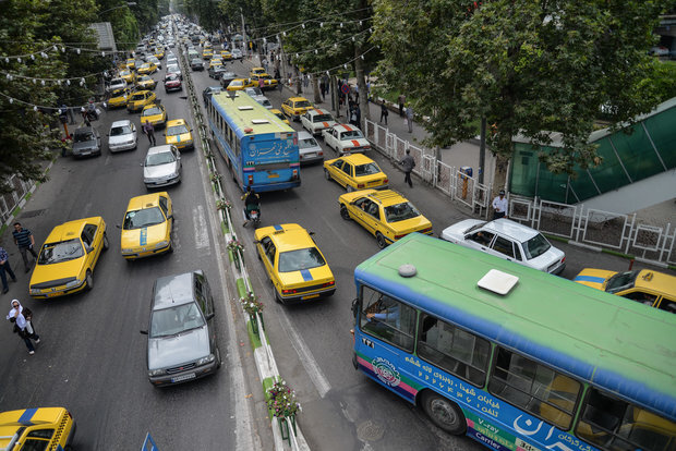 حل معضل ترافیک بجنورد با کاهش سفرهای درون‌شهری/ مدیران پای کار هستند