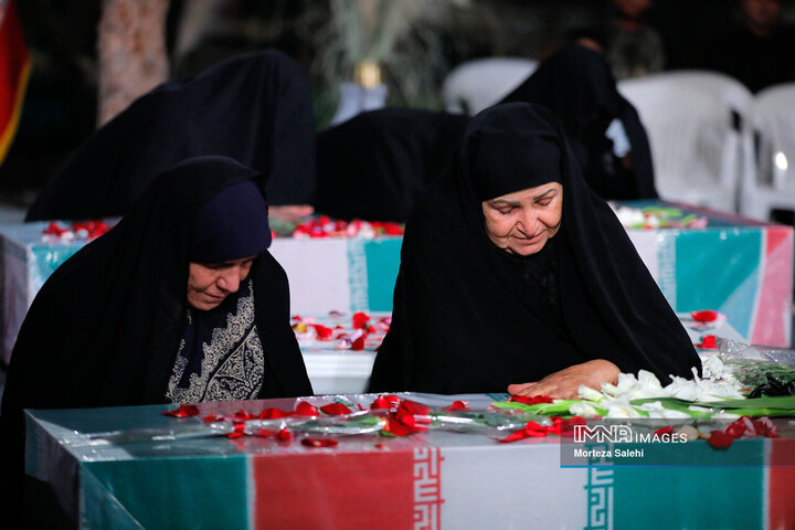 پایان فراق 3 خانواده شهید اصفهانی‎