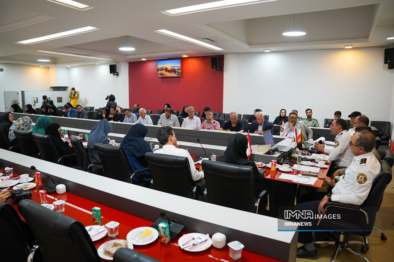 آتشنشانی اصفهان بهروزترین تجهیزات را در کشور دارد/ دغدغه ایمنی بازار را داریم