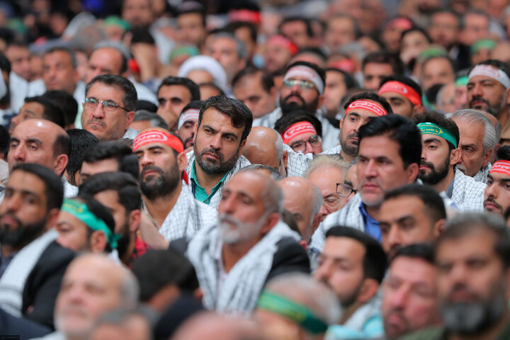 دیدار پیشکسوتان و فعالان دفاع مقدس و مقاومت با رهبر انقلاب