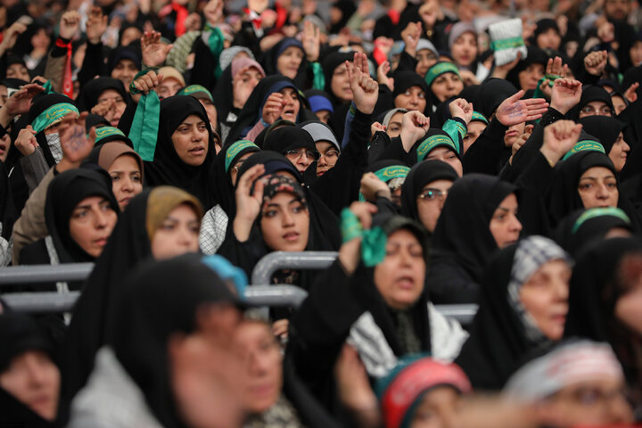 دیدار پیشکسوتان و فعالان دفاع مقدس و مقاومت با رهبر انقلاب