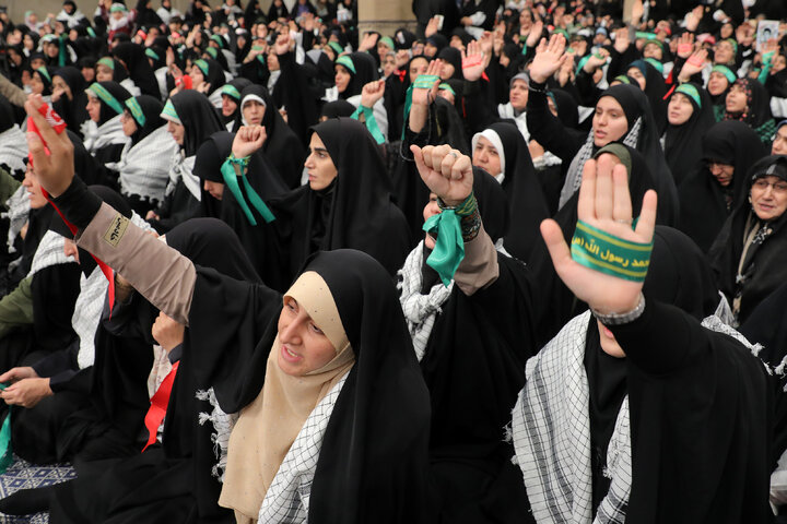 دیدار پیشکسوتان و فعالان دفاع مقدس و مقاومت با رهبر انقلاب