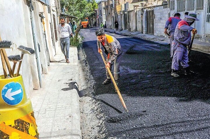 فیلم|بهسازی و ترمیم آسفالت معابر سطح شهر مهران