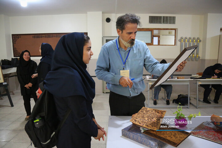 داوری نهایی دومین جشنواره صنایع دستی خلاق دانش‌آموزان اصفهان