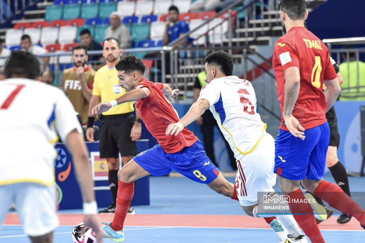 نتایج روز دوم مرحله یکهشتم نهایی جامجهانی فوتسال / شگفتیسازی ونزوئلا و صعود پاراگوئه