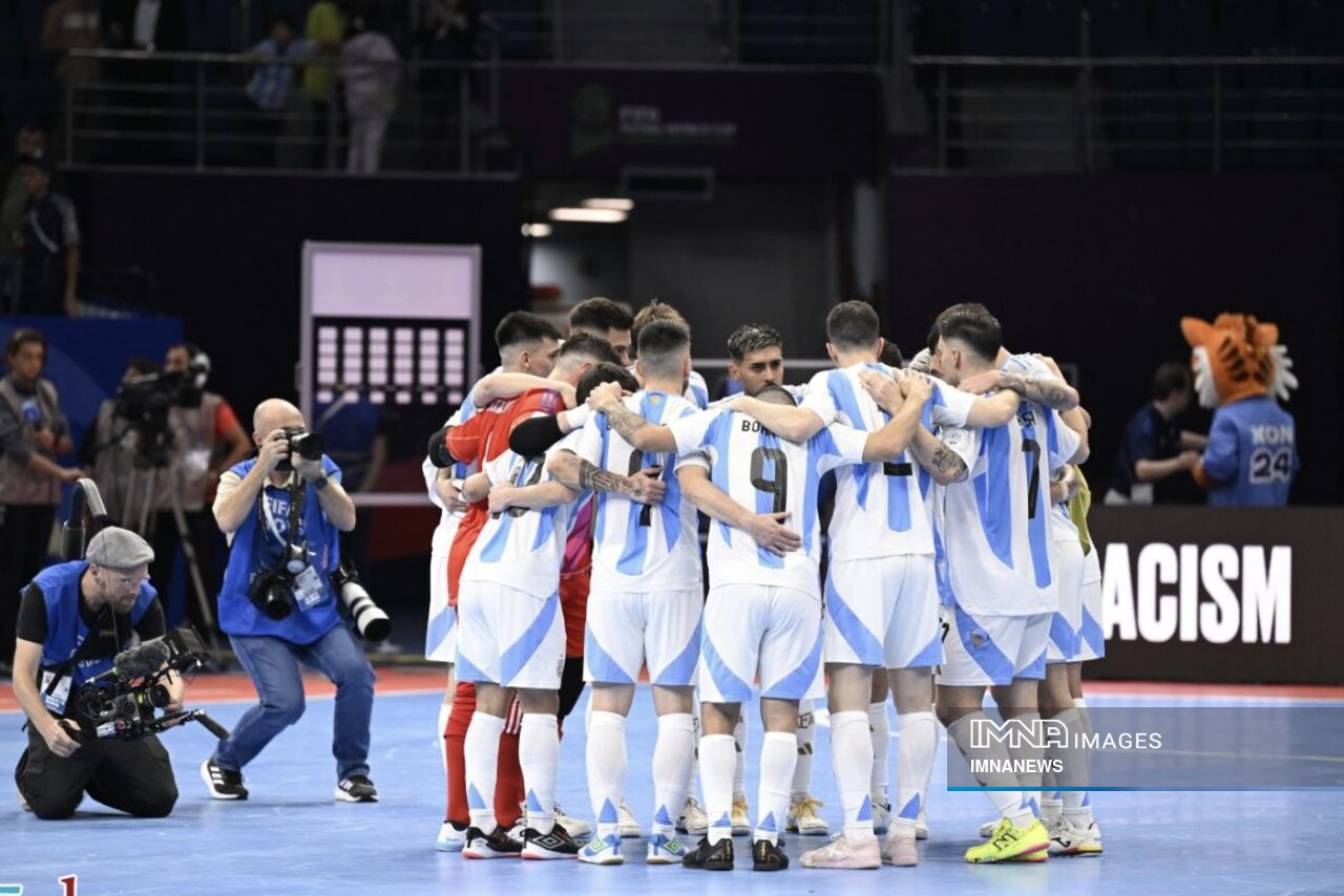 نتایج روز پایانی مرحله یکهشتم نهایی جامجهانی فوتسال/ صعود فرانسه و آرژانتین به جمع ۸ تیم