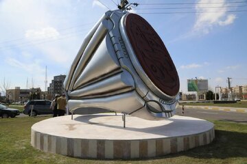 جالی خالی المان شهدا در شهر غواصان دریادل/ غریبگی خیابانهای زنجان با نمادهای دفاع مقدس