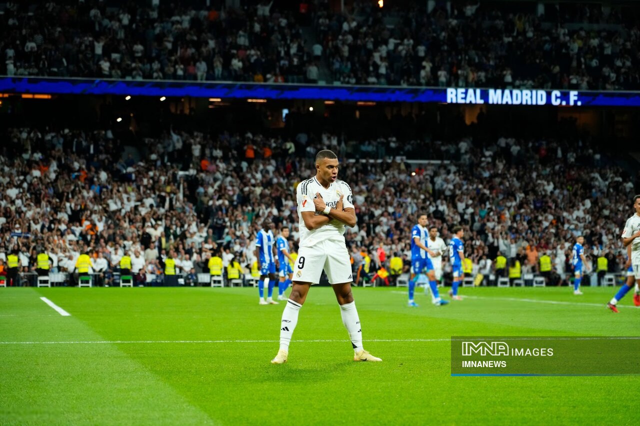 امباپه مقابل اتلتیکو مادرید بازی میکند