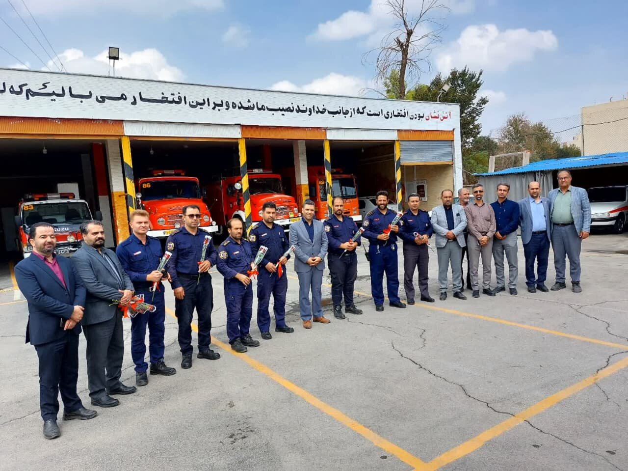 آتشنشانان خدمتگزاران واقعی مردم هستند