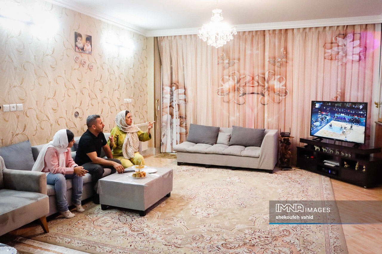 روایتی متفاوت از زبان اشاره که نقطه تلاقی بین نگاهها میشود