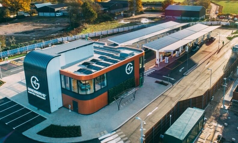 فرانسه میزبان جذابترین محله جهان/ انقلاب خورشیدی در بزرگترین نیروگاههای جهان