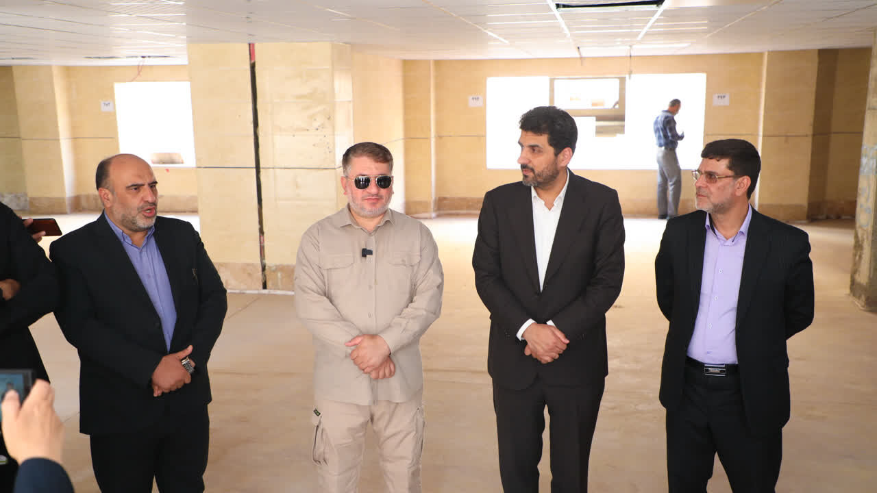 بازدید خبرنگاران از پروژههای نهضت ملی مسکن یزد/ رتبه دوم استان در بازآفرینی شهری