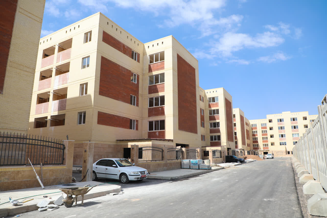 بازدید خبرنگاران از پروژههای نهضت ملی مسکن یزد/ رتبه دوم استان در بازآفرینی شهری