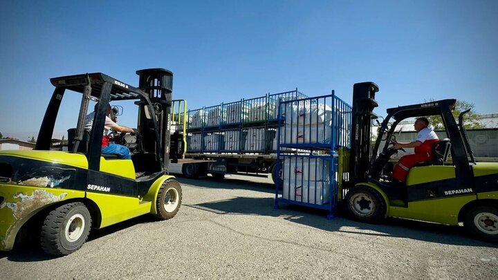 رئیس جمعیت هلالاحمر از ارسال کمکهای بشردوستانه به لبنان خبر داد