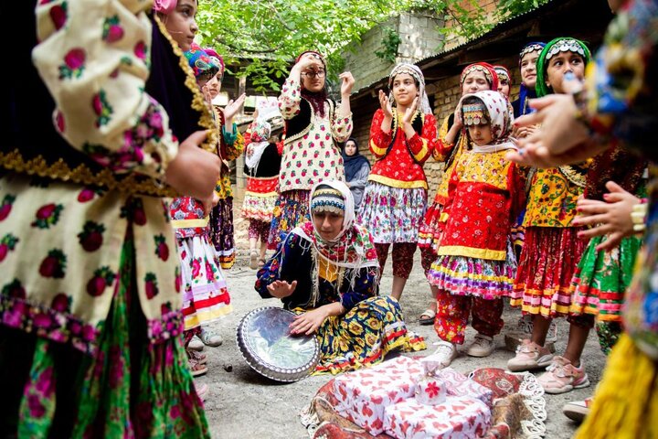 لباس‌های سنتی زنان ایرانی، تجلی‌ اصالت و نمادی از رنگ و نقش ایرانی