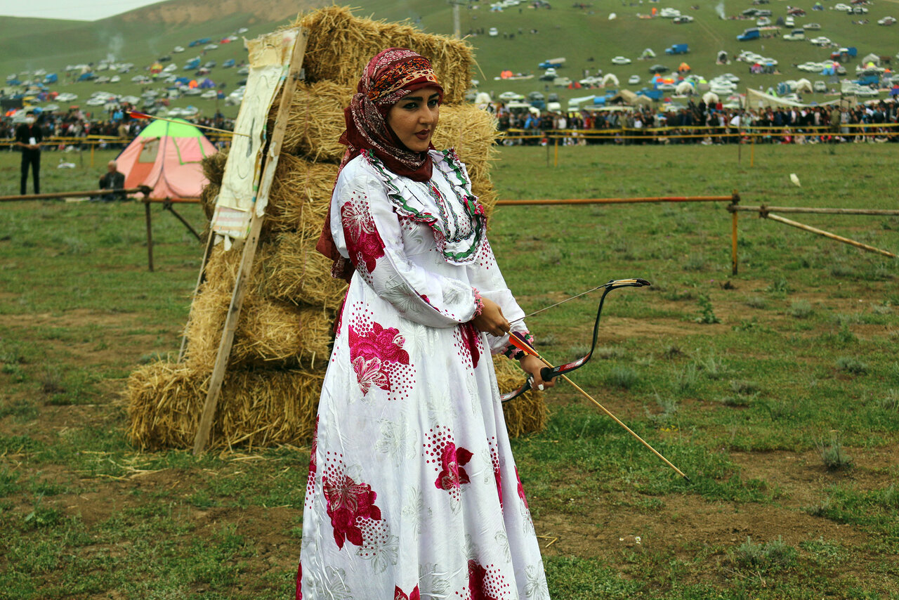 لباس‌های سنتی زنان ایرانی، تجلی‌ اصالت و نمادی از رنگ و نقش ایرانی