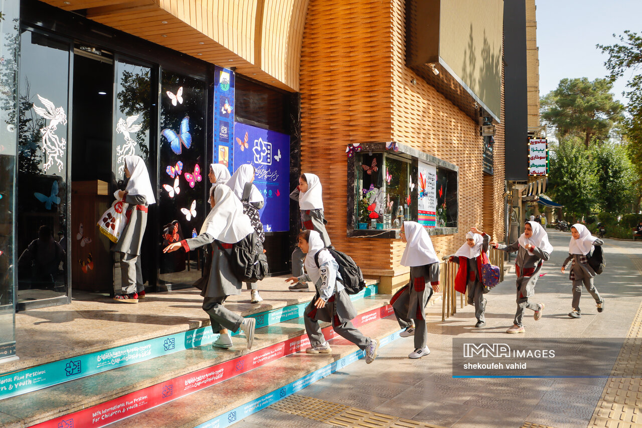 جشنوارهای به وسعت نصف جهان و زیبایی نقش جهان