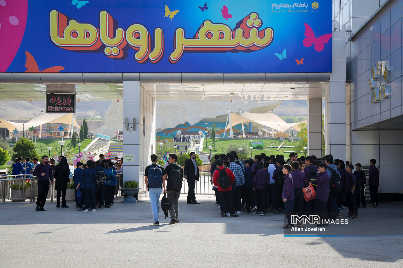 جشنوارهای به وسعت نصف جهان و زیبایی نقش جهان